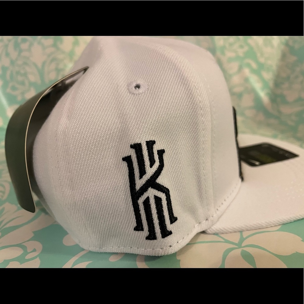 Nike kryie Irving toddlers SnapBack sz 2-4 T - Picture 5 of 8